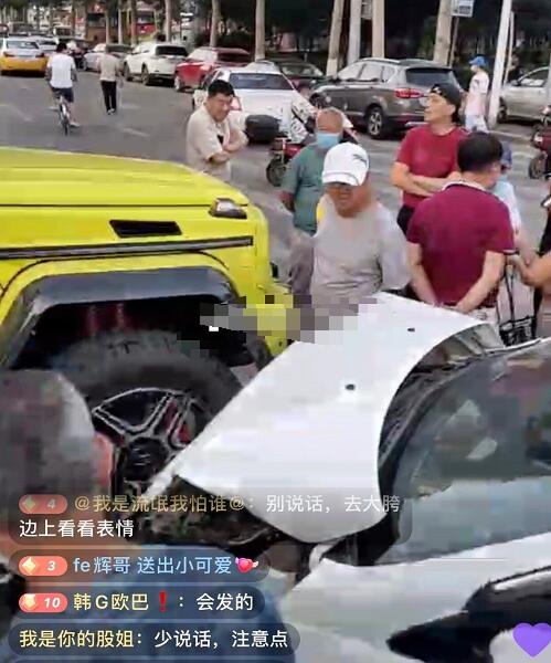 快手小仙女開仙洋奔馳大G出車禍，仙洋戰車負全責，已簽字處理